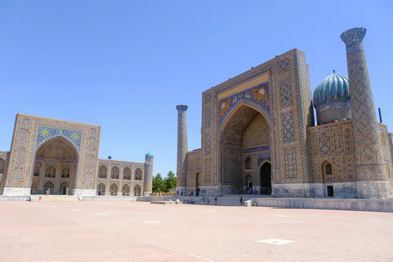 ساحة ريجستان في سمرقند